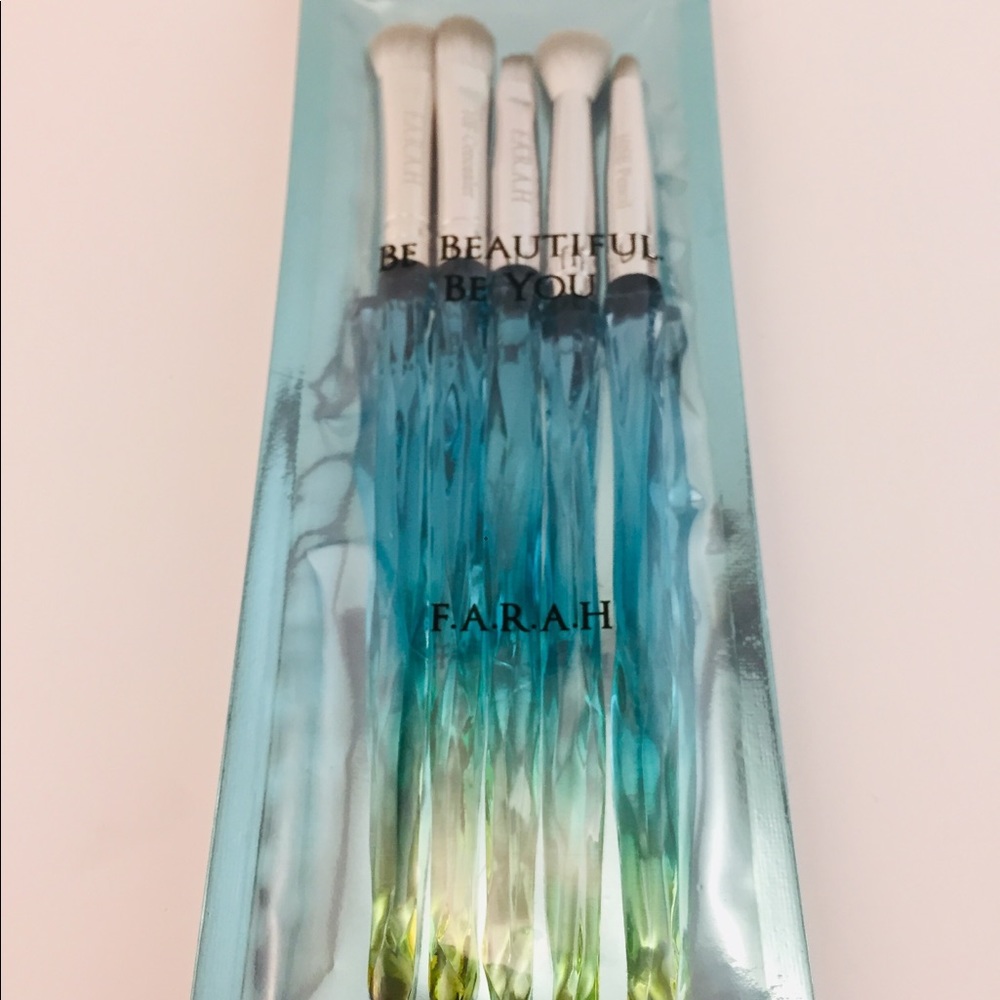 NEW F.A.R.A.H. 5 Piece Show Me Magic Eye Brush Set